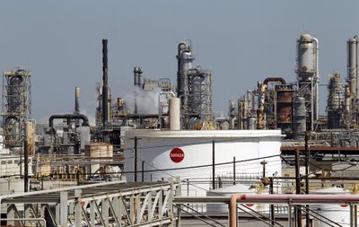 "ExxonMobil" naftos perdirbimo gamykla