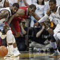 Pirma „Clippers“ ekipos nesėkmė ir antros „Spurs“ bei „Pacers“ klubų pergalės NBA lygos ketvirtfinalyje