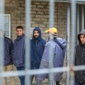 Ataskaita rodo žiaurią Kybartuose įkalintų migrantų realybę: pareigūnai žadina naktimis ir verčia priimt sprendimus