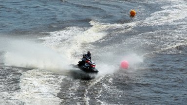 Sprendžia dilemą: leisti ar neleisti vandens motociklus Daugų ežere?
