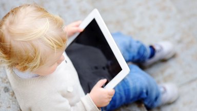 Psichologė: 4 svarbiausi dalykai, kuriuos reikia įvertinti prieš supažindinant vaiką su virtualiu pasauliu