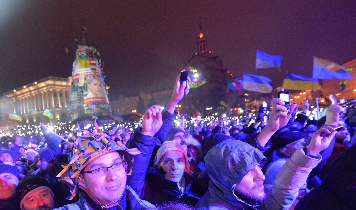 Ukrainos protestų aikštėje Naujuosius pasitiko tūkstančiai žmonių