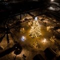 Kretinga planuoja tapti Kalėdų eglučių sostine: čia sužibo ne viena, o keliasdešimt eglučių