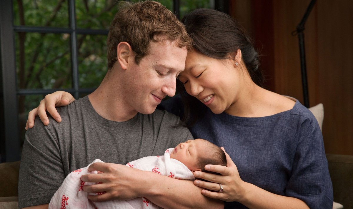 Markas Zuckerbergas su žmona Priscilla ir dukra Max 
