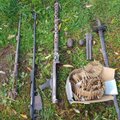 Radviliškio r. pas vyrą aptiktas ginklų arsenalas: pareigūnai rado kulkosvaidį, granatas ir šovinius