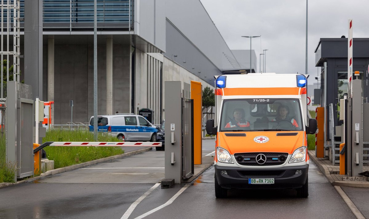 „Mercedes“ gamykloje Zindelfingene per susišaudymą žuvo du žmonės