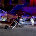 В Вильнюсе столкнулись BMW и Mercedes Benz: с места происшествия сбежали оба водителя