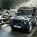 Naujos kartos „Land Rover Defender“ teks palaukti