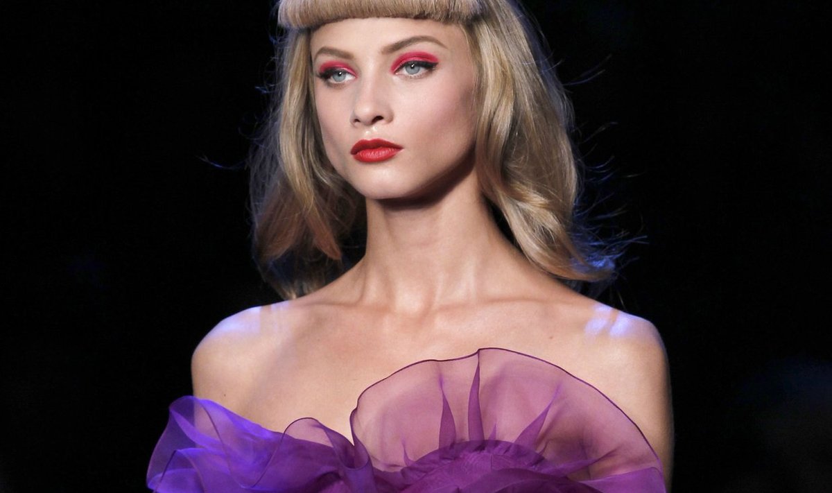 2011 m. pavasario -vasaros tendencijos. Raukiniai ir klostės. Christian Dior 
