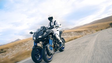 „Yamaha Niken“ testas: tokio motociklo dar nebuvo