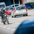 Amžinas karas keliuose: motociklininkė papasakojo, ko niršta vairuotojai