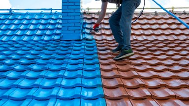 Ar tikrai Floridos gyventojai, norėdami apsisaugoti nuo lazerių, nudažė savo stogus mėlynai?