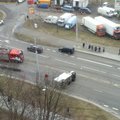 Vilniuje dėl per didelio greičio apsivertė mikroautobusas