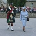 Karalienė Elžbieta atostogauja Škotijos aukštumose