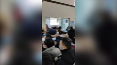 Lietuvis pasidalijo vaizdo įrašu, kas šiuo metu vyksta Kinijos gydymo įstaigose