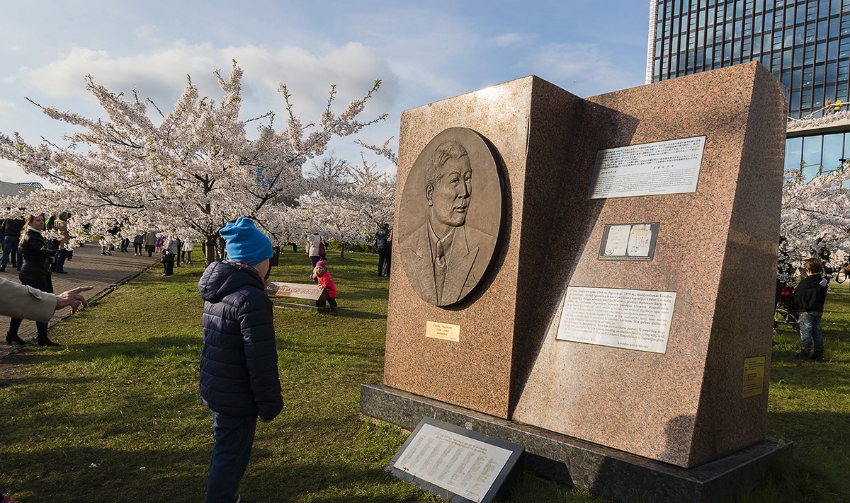 Sugihara Memorial in Vilnius Photo © Ludo Segers @ The Lithuania Tribune