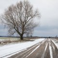 Kelininkai perspėja: eismo sąlygas Lietuvoje sunkina plikledis