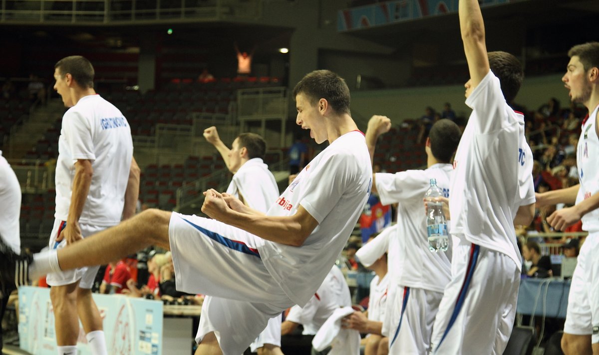 Serbijos krepšininkai triumfuoja