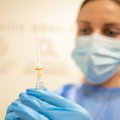 Обязательную вакцинацию в Литве предлагают ввести в сфере ухода, медицины и образования