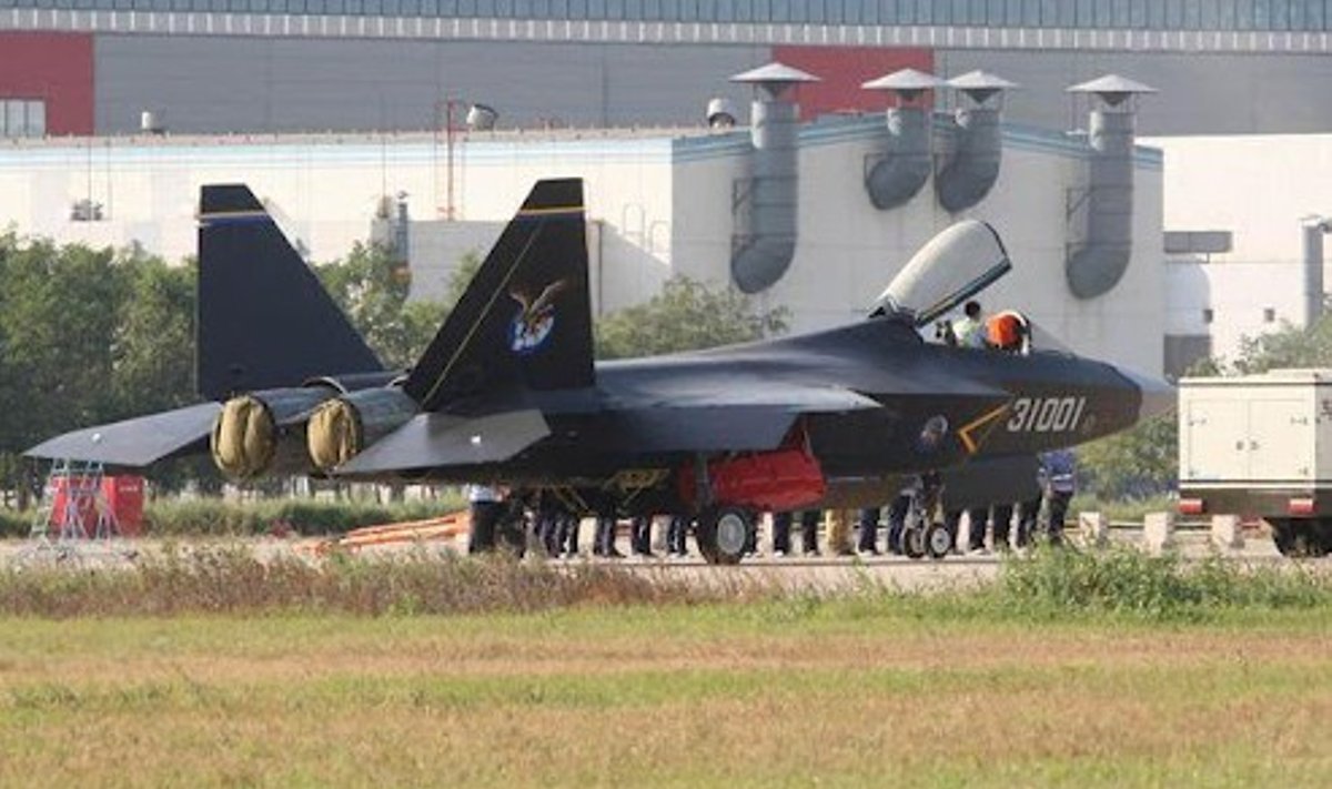 Kinijos naikintuvas J-21, "China Defence" blogo nuotr.