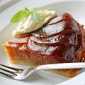 Karamelizuotų obuolių pyragas – turbūt skaniausias pasaulyje