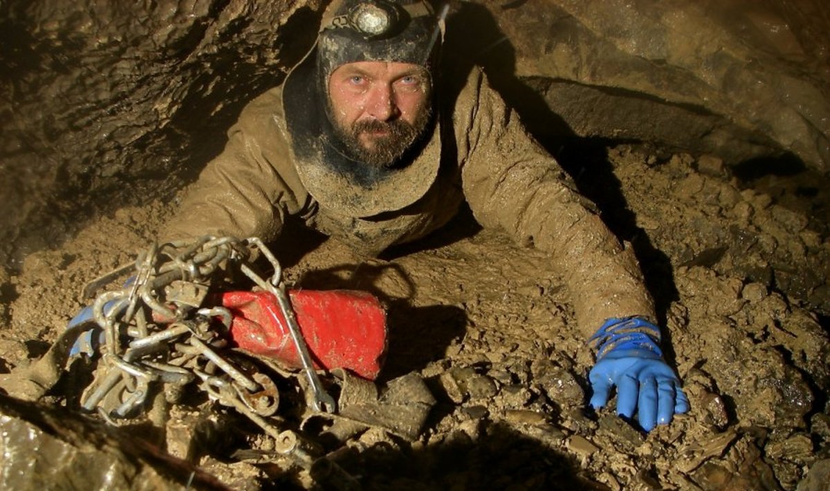 Vienas garsiausių speleologų Genadijus Semochinas pagerino savo paties rekordą