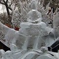 Menininkai Kinijoje kuria ledo skulptūras
