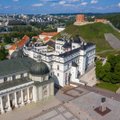 Vilniaus savivaldybė vėl nuėmė Škirpos alėją žymintį lipduką