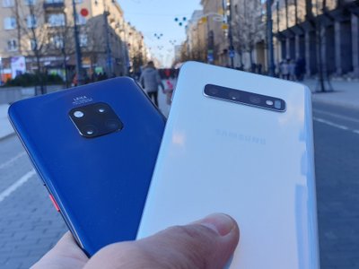 Huawei Mate 20 Pro ir Samsung Galaxy S10+