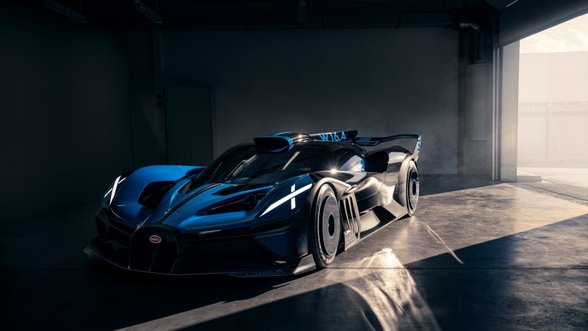 Pristatytas „Bugatti“ kokio dar nematėte – žvėriška galia ir neįtikėtinas greitis
