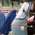 Afganistano aukščiausiasis lyderis įsakė šalies moterims viešumoje dėvėti burkas