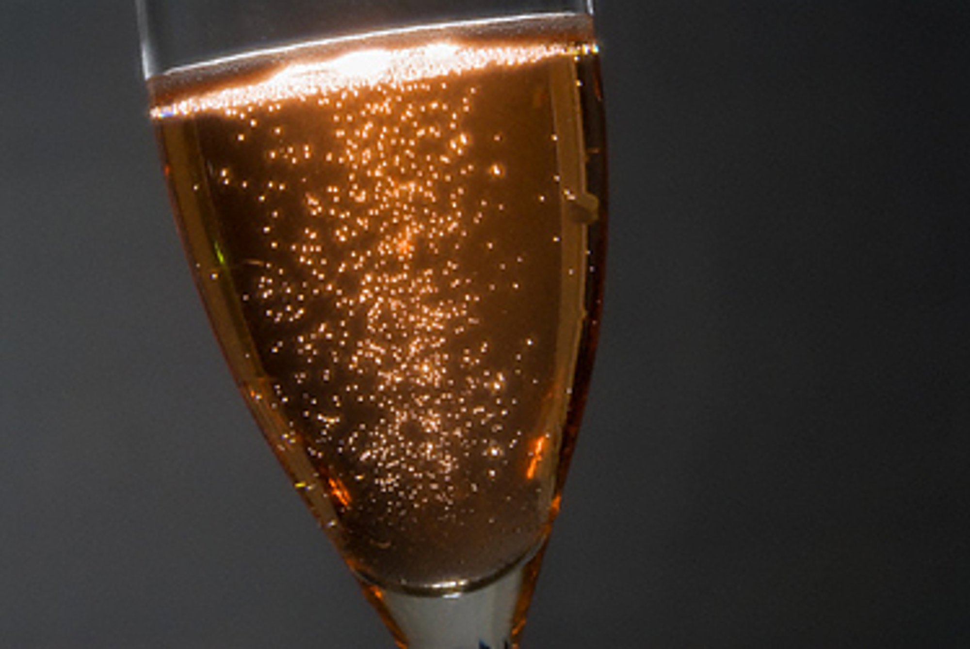 Barbe Nicole Clicquot - rožinio šampano išradėja - Delfi gyvenimas
