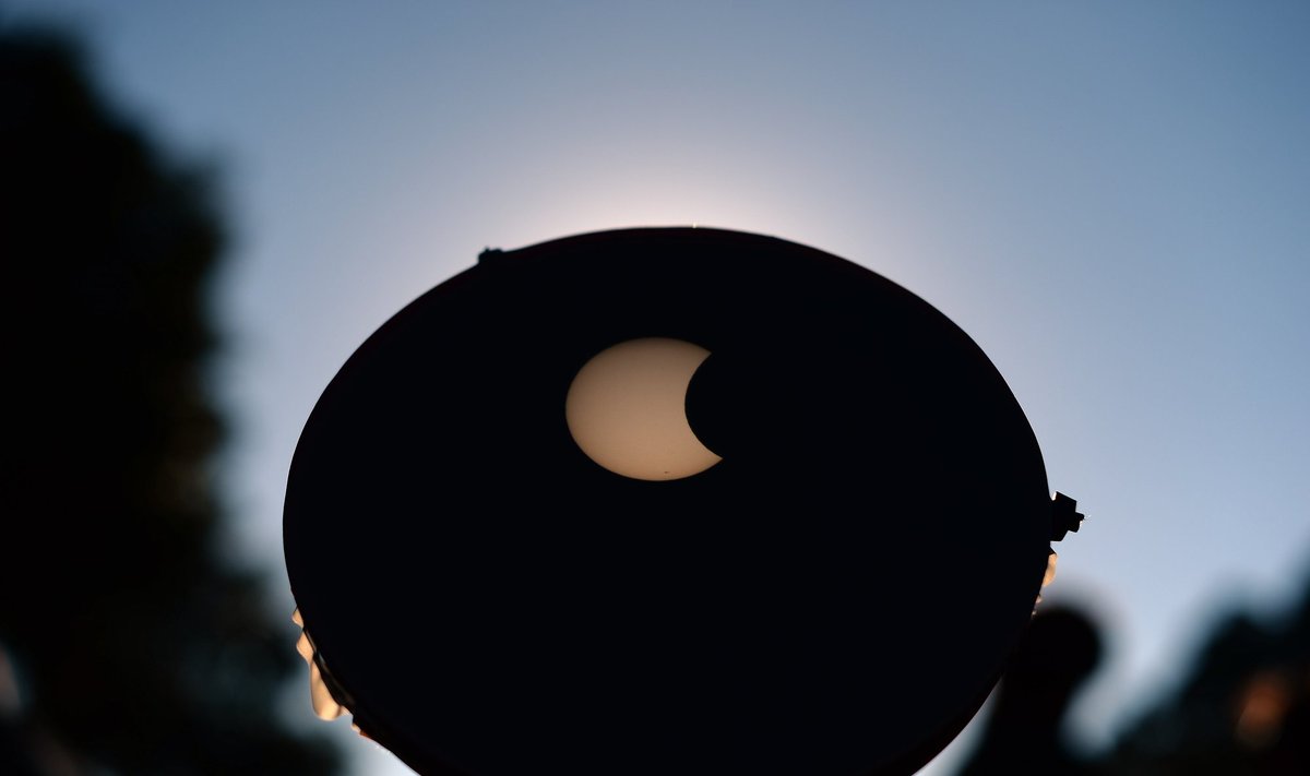 Australijoje teleskopu stebimas Saulės užtemimas