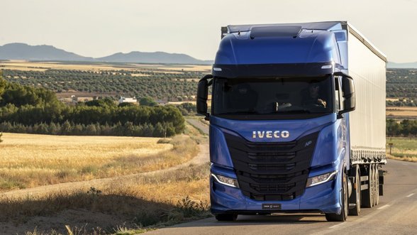 „Iveco“ vilkikui – „Tvaraus metų sunkvežimio 2021“ apdovanojimas
