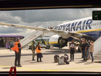 Į Vilnių iš Atėnų skridęs „Ryanair“ lėktuvas buvo priverstas nusileisti Minske