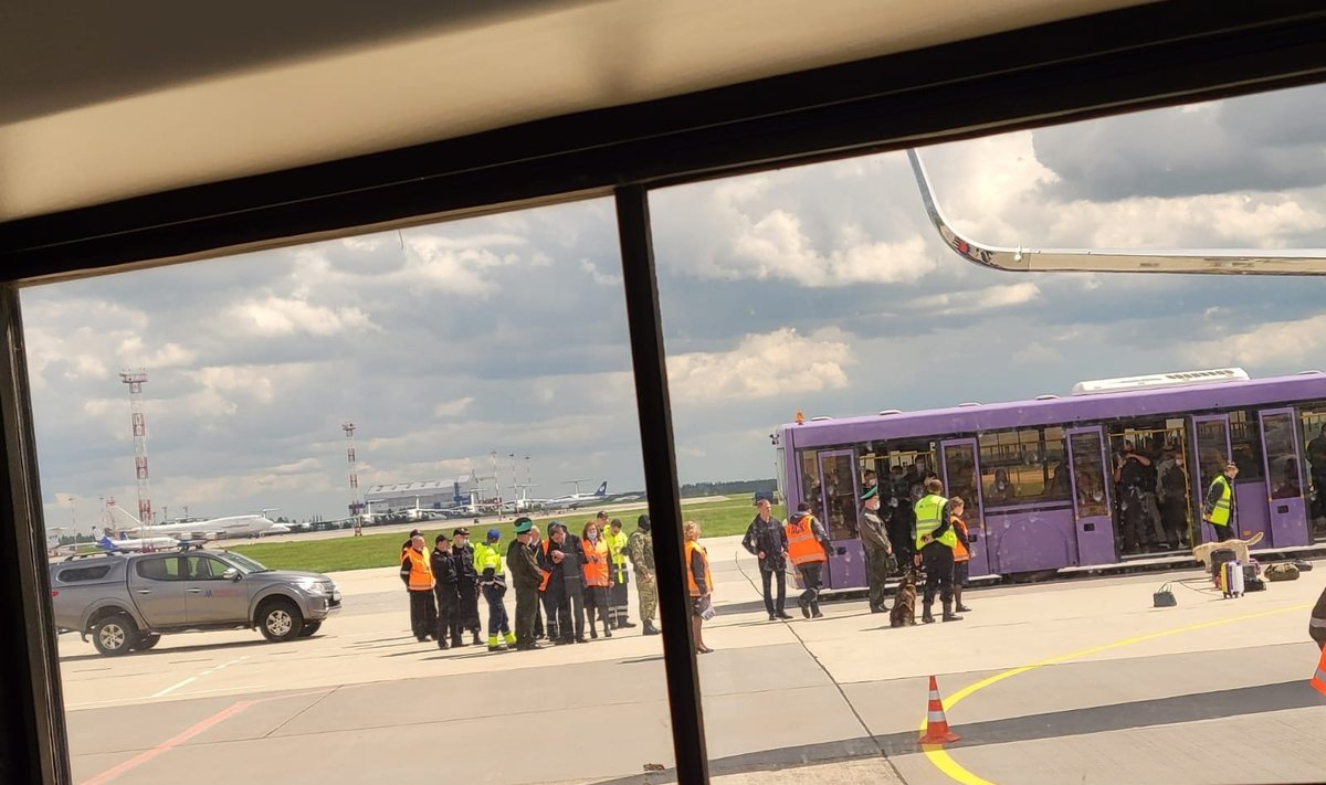 Į Vilnių iš Atėnų skridęs „Ryanair“ lėktuvas buvo priverstas nusileisti Minske