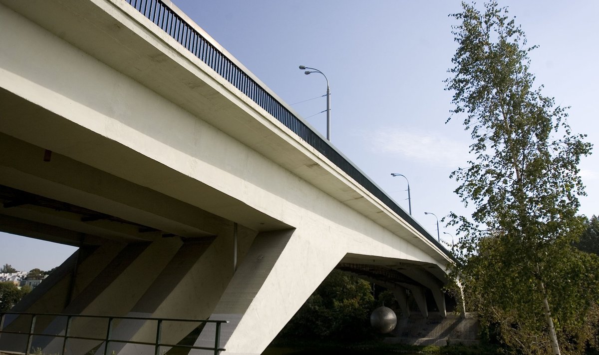 Algirdo Brazausko vardu siūlomas pavadinti tiltas