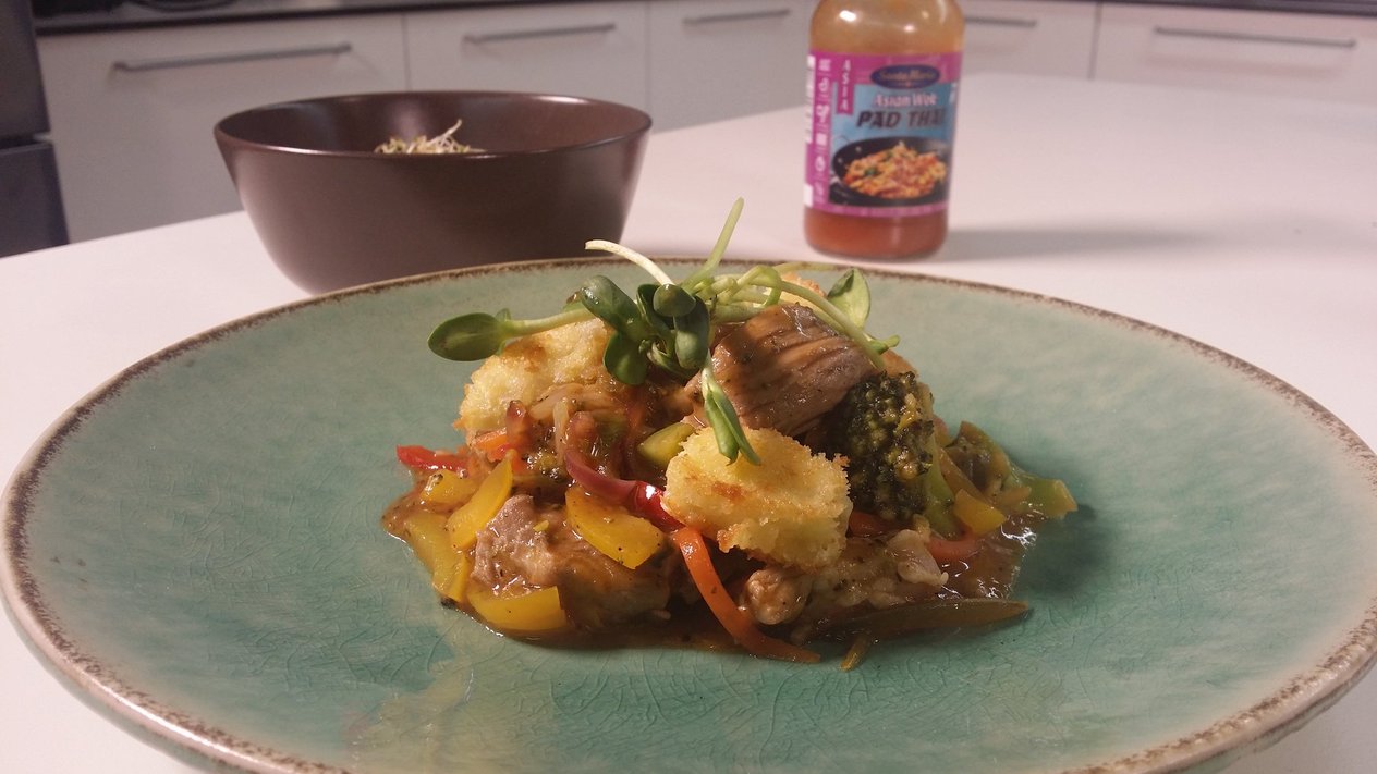 VIDEO: WOK kiauliena