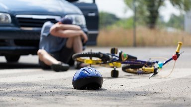Šiurpi vilniečio patirtis: verčiausi per kapotą, siuvo dešimt siūlių