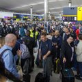 Chaosas Europos oro uostuose neaplenkė ir Baltijos šalių: keleivius įspėja dėl neregėtų eilių