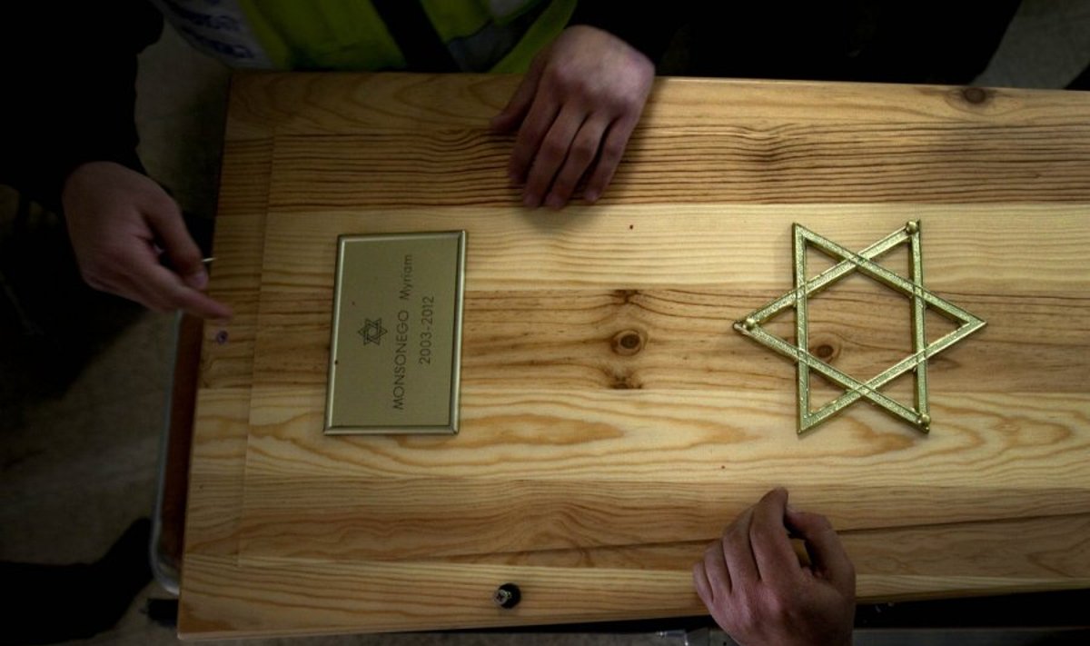 Izraelyje laidojamos išpuolio Prancūzijos žydų mokykloje aukos