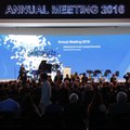 Davosas: verslo lyderiai pasaulio ekonomikos augimą vertina „pesimistiškai“