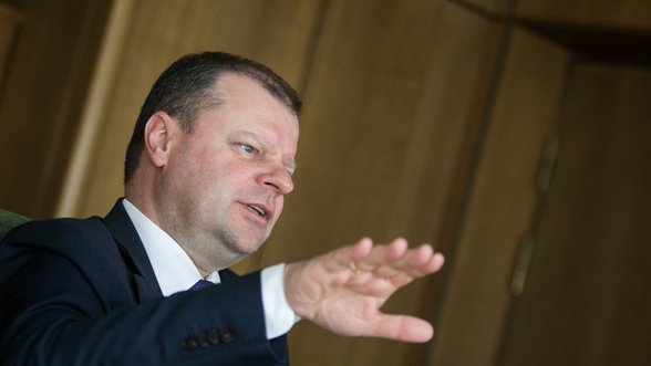 Skvernelis promises to sell his house to Mazuronis for its declared value