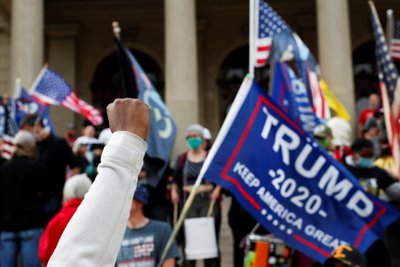 Donaldui Trumpui pralaimėjus rinkimus, rėmėjai rinkosi į protestus visoje JAV. Vašingtonas, 2020 m. lapkričio 8 d. 