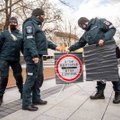 Policininkams protestuojant dėl skiepų, Vyriausybė žada taisyti padėtį