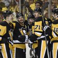D. Zubrus su „rykliais“ NHL finale bandys įkąsti Pitsburgo „pingvinams“