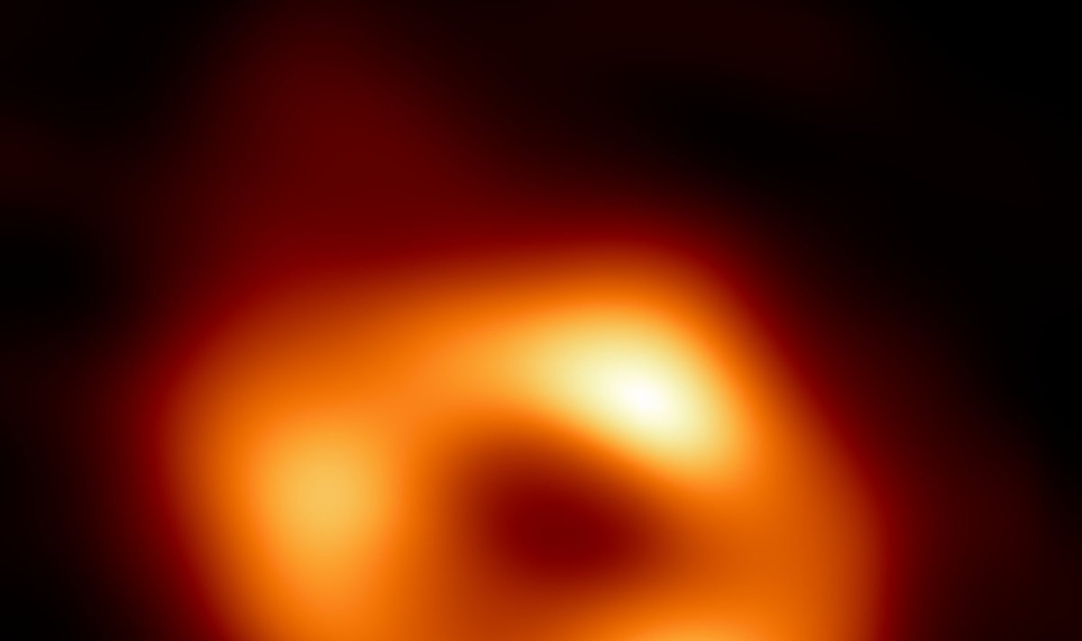 Juodoji skylė Paukščių tako galaktikos centre Nuotrauka sudaryta iš daugybės nuotraukų.ESO nuotr.