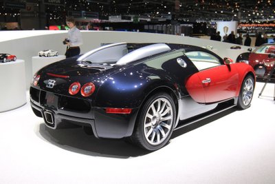 "Bugatti Veyron"