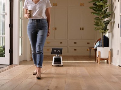 Amazon pristatė namų robotą Astro