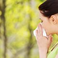 Alergiškiems žmonėms vasaroti padeda mobilieji: telefonas gali apsaugoti nuo varvančios nosies, nudegimų ir niežtinčių akių?